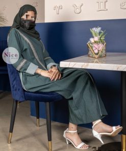 Alternative view of عباية بقماش لينن هندي بلون الزيتي وشك