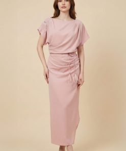 اكتان - فستان ماكسي بكتف مزين بورد لون وردي