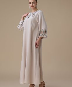 Alternative view of اكتان - جلابية طويلة بيج بتطريز فضي