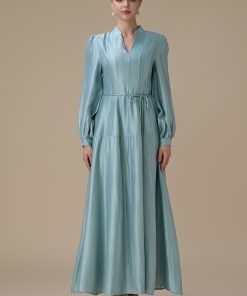 اكتان - فستان ازرق طويل بتطريز ناعم