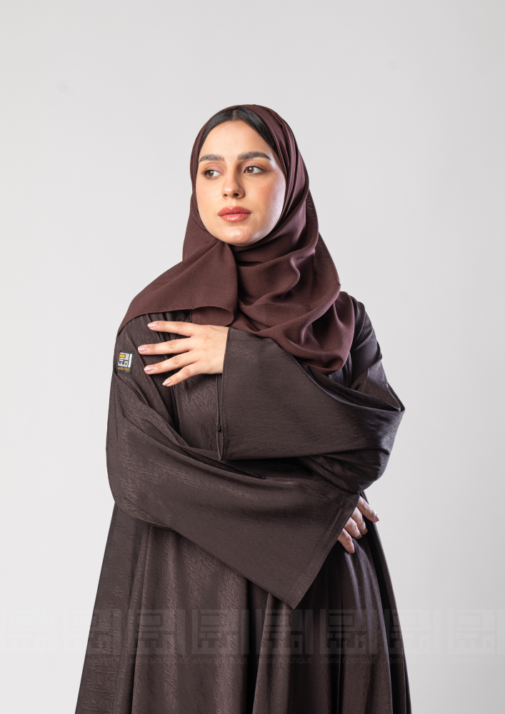 دار امتنان - عباية كلوش صيفية بقماش حراير بني مخطط بتصميم A LINE أنيق- 1320 - Image 5