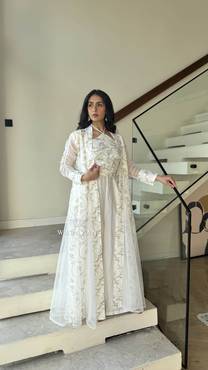 ورزان - جمبسوت مع بشت دانتيل جاكار اسود وبيج