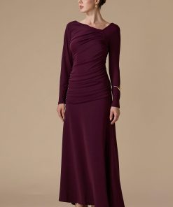 اكتان - فستان بنفسجي ناعم طويل