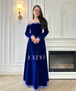 Alternative view of جولينا - فستان ازرق جوخ اوف شولدر بتطريز من الحواف