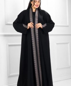 عبايات روزا - عباية دبل ياقة نصف كلوش منسوجة من قماش كريب الفاخر مع طرحتها