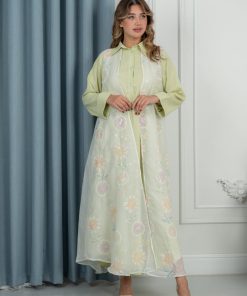 لورا فاشن - جلابية نسائية بلون أخضر فاتح مع تطريز ناعم