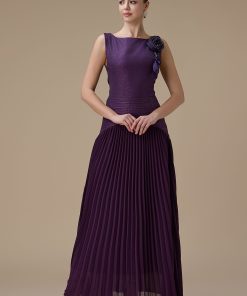 اكتان - فستان طويل بنفسجي بليسيه بقصة انيقة