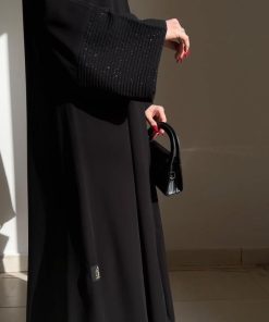 Alternative view of الفيروز  - عباية سماح