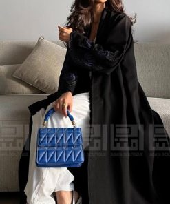 Alternative view of دار امتنان - عباية سوداء باردة بتطريز الورد - 1397