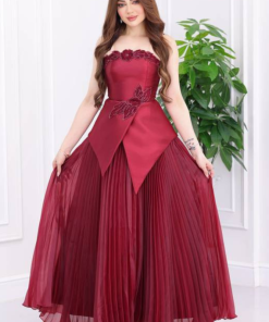 Alternative view of تريجر آيلاند - فستان سهرة طويل عنابي اوف شودلر وبكسرات بليسية من الاسفل