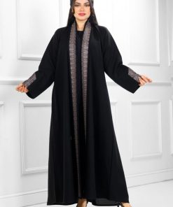 Alternative view of عبايات روزا - عباية دبل ياقة نصف كلوش منسوجة من قماش كريب الفاخر مع طرحتها