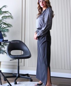 Alternative view of أوبرا فاشن - بلوزة شيفون ستان بنقش رسمات اكمام طويله على اكسسوار في العنق لف