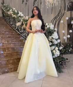 تريجر آيلاند - فستان دانتيل ملكي