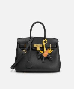 الفي - شنطة نسائية بتصميم كلاسيك بلون أسود