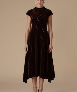 اكتان - فستان بني ميدي بأكمام قصيرة