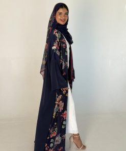 Alternative view of عزة المتميزة - عباية الحرير بالورود كحلي