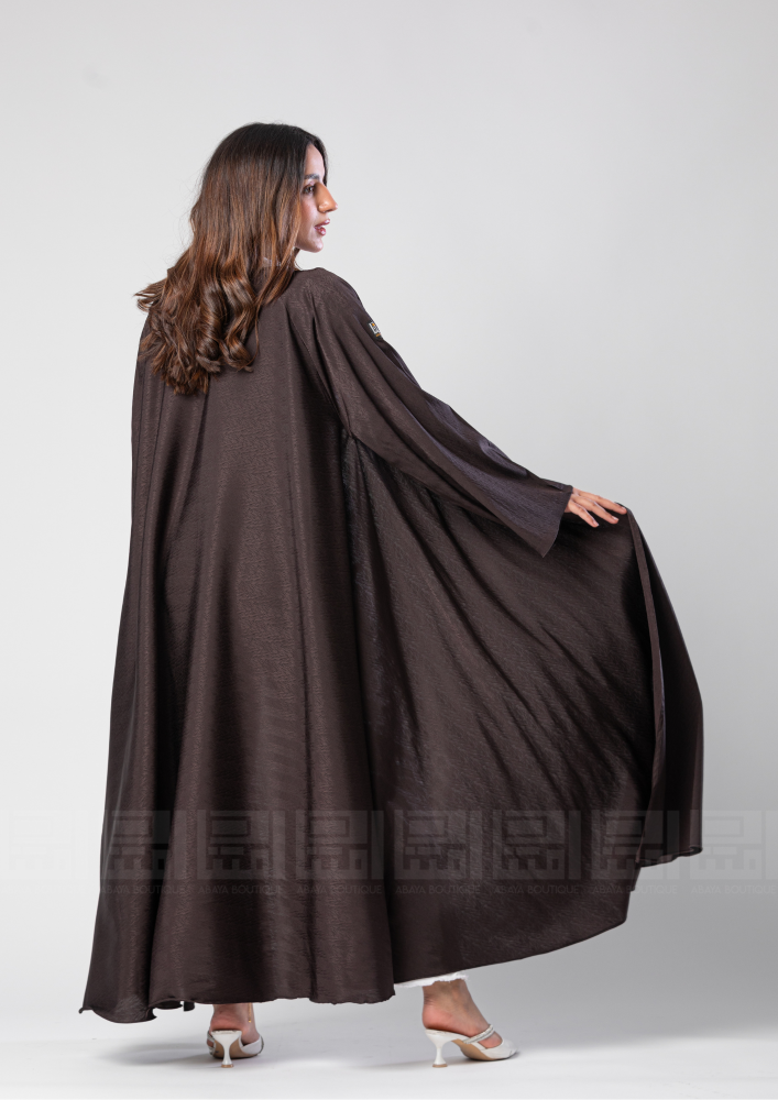 دار امتنان - عباية كلوش صيفية بقماش حراير بني مخطط بتصميم A LINE أنيق- 1320 - Image 7