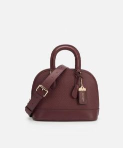 الفي - شنطة نسائية من الجلد بلمسات فاخرة