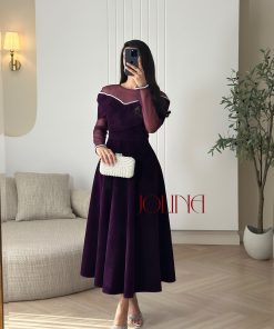 Alternative view of جولينا - فستان مخمل موف طويل بأكمام تول