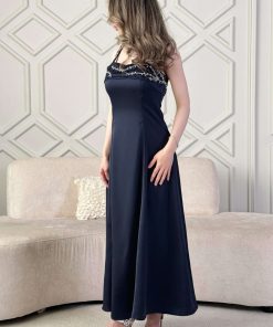 اكتان - فستان طويل مزين بالكريستال لون كحلي