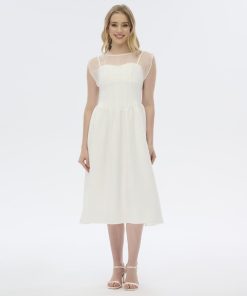 افورا - فستان أبيض أنيق