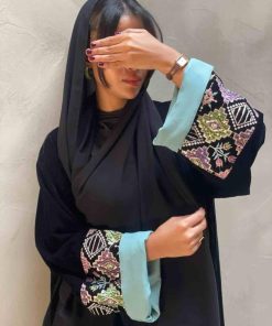 Alternative view of عزة المتميزة - عباية قطيفة روعة تيفاني