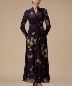 اكتان - فستان طويل بني بقصة ملتفة وأكمام طويلة