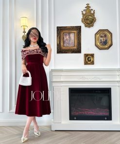 جولينا - فستان مخمل جوخ عودي بتطريز ذهبي