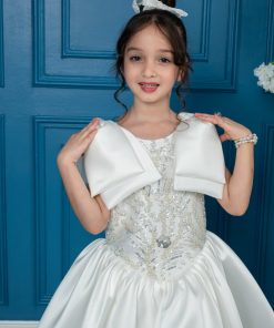 Alternative view of لورا فاشن - فستان بناتي أبيض منفوش بتطريز لامع وياقة كبيرة فاخرة