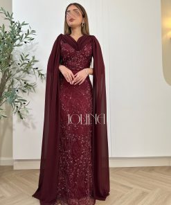 جولينا - فستان عنابي مطرز مع كاب طويل