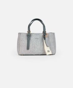 أوبرا فاشن - شنطة يد لوسيندا بتفاصيل هندسية أنيقة بلون رمادي