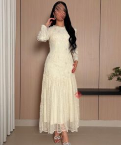 بينوش - فستان سهرة باكمام طويلة مزينة بالدانتيل الراقي