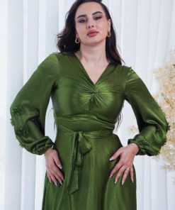 Alternative view of أوبرا فاشن - فستان ناعم طويل لون اخضر ستان حرير مكسر اكمام طويلة