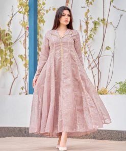 Alternative view of أوبرا فاشن - جلابية كتان بلون الموكا مطعّمة بكريستال ذهبي بتصميم فاخر