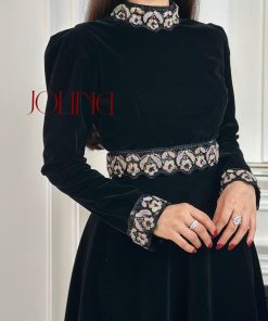 Alternative view of جولينا - طقم جوخ اسود باكمام مطرز بالورود