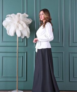 Alternative view of أوبرا فاشن - بلوزة لون ابيض مخططة بالأسود قماش كتان على حزام لف باكمام طويله