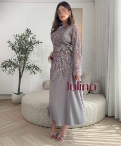 جولينا - طقم سهرة رمادي بتطريز لامع وأكمام شفافة أنيقة
