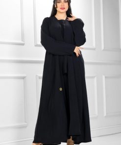 عبايات روزا - العباية الملكية السوداء (3 قطع): مهابة اللون الأبدي وكينونة الكريب الناعم