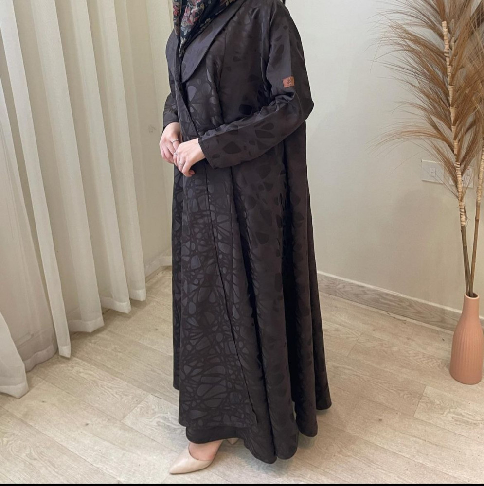 مارينا للعبايات - عباية كلوش جاكار بني - الصورة 2