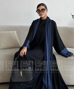 Alternative view of دار امتنان - عباية صيفية يومية أنيقة بقصة A Line من قماش بلاك بيري باللون الأزرق الداكن- 1443