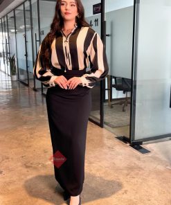 Alternative view of بلوزة نسائية أنيقة مخططة بأكمام طويلة