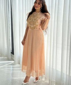 Alternative view of أوبرا فاشن - فستان طويل بتفاصيل جوبير ودانتيل مع حزام أنيق