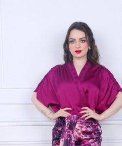 أوبرا فاشن - بلوزه قماش ستان لف على زم اكمام قصيرة