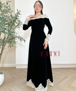جولينا - فستان جوخ أسود طويل بدانتيل سكري