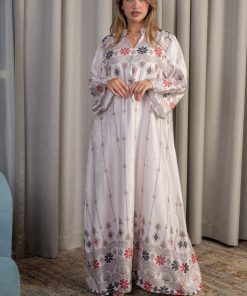 Alternative view of لورا فاشن - جلابية ناعمة مطرزة بنقوش تراثية أنيقة