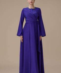 اكتان - فستان بنفسجي طويل بقصة لف أنيقة