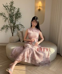 Alternative view of جولينا - طقم دانتيل وردي بقصة كلاسيكية