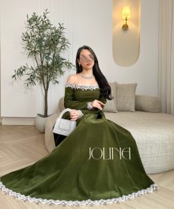 Alternative view of جولينا - فستان زيتي جوخ بتصميم أوف شولدر وتطريز