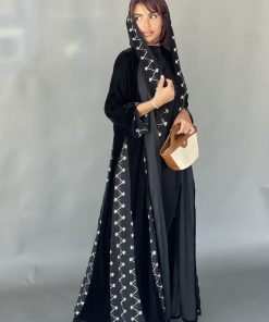 عزة المتميزة - عباية ذهب قطيفة