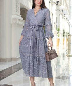 اكتان - فستان ميدي دانتيل برباط عالخصر لون رمادي